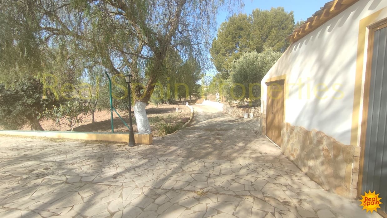 5 soveværelse Finca/Landehus til salg i Velez-Rubio med swimmingpool - € 429.000 (Ref: 8417208)