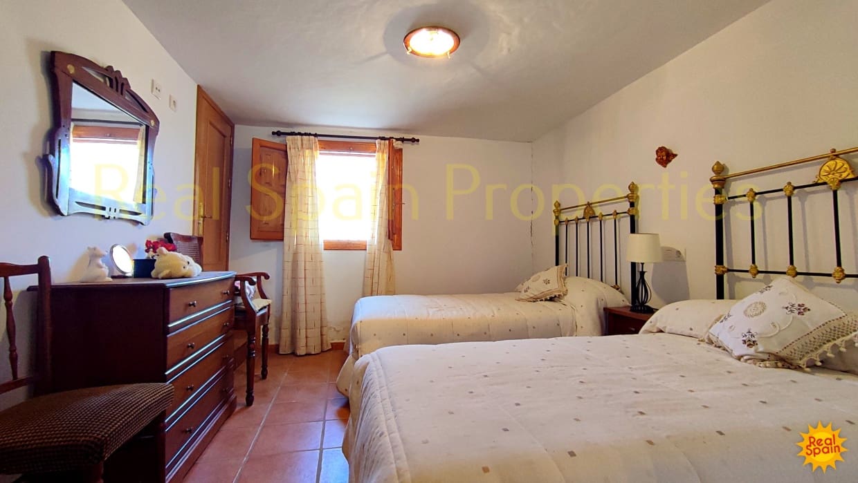 5 soveværelse Finca/Landehus til salg i Velez-Rubio med swimmingpool - € 429.000 (Ref: 8417208)