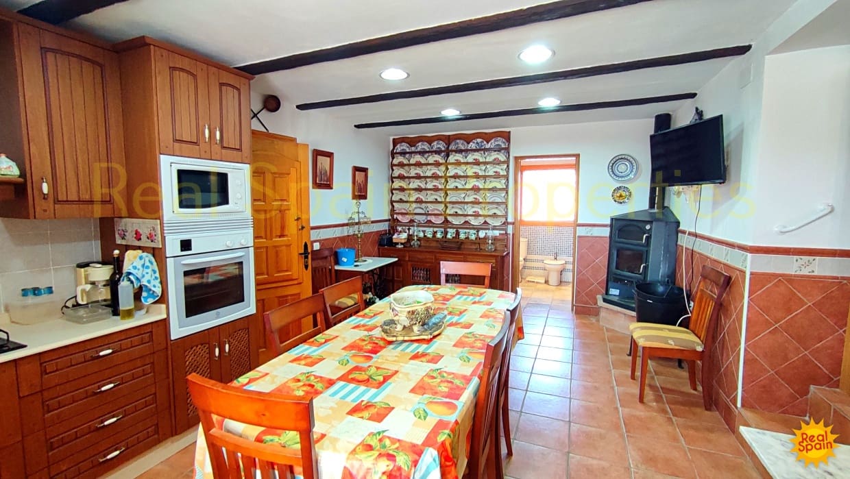 5 soveværelse Finca/Landehus til salg i Velez-Rubio med swimmingpool - € 429.000 (Ref: 8417208)