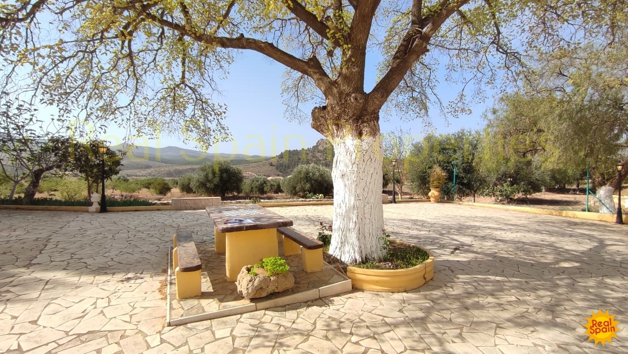 5 soveværelse Finca/Landehus til salg i Velez-Rubio med swimmingpool - € 429.000 (Ref: 8417208)