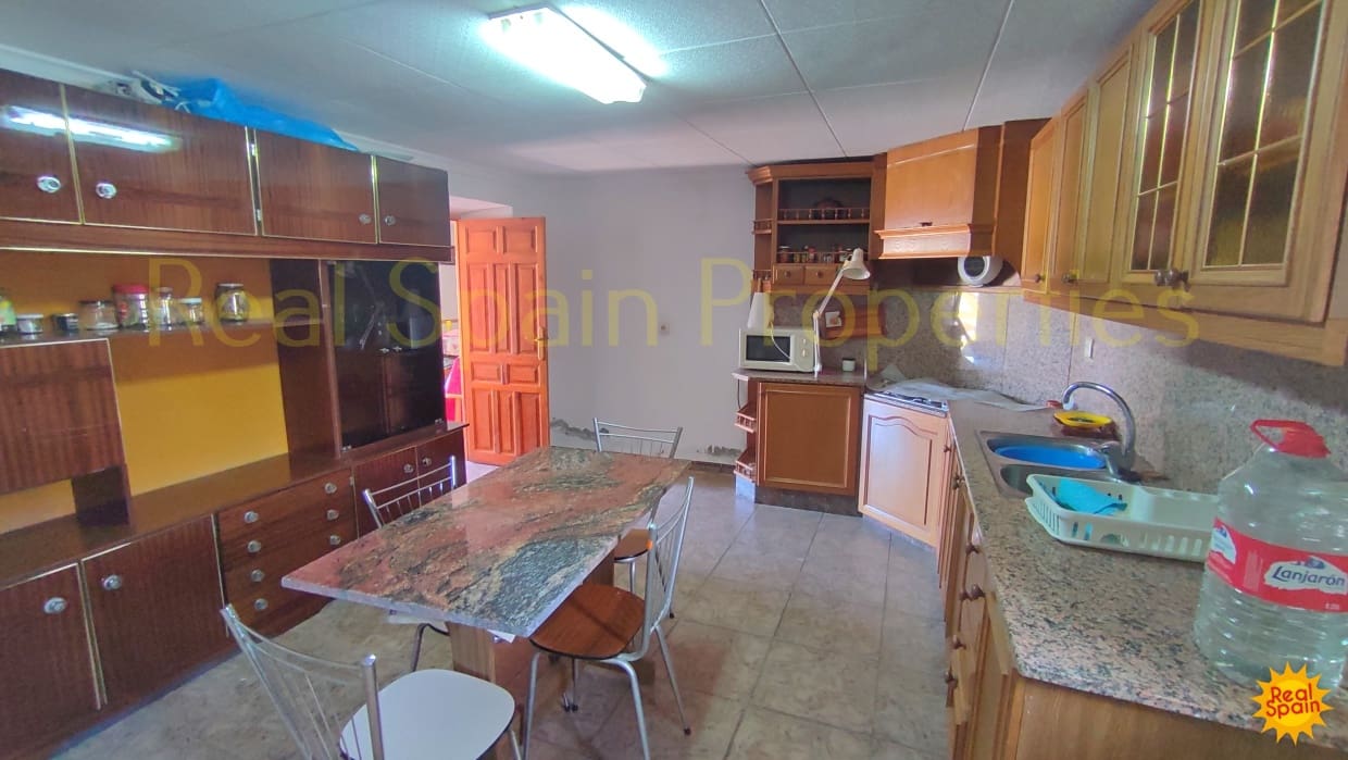 4 bedroom Finca/Country House for sale in Chirivel - € 159,000 (Ref: 8417209)