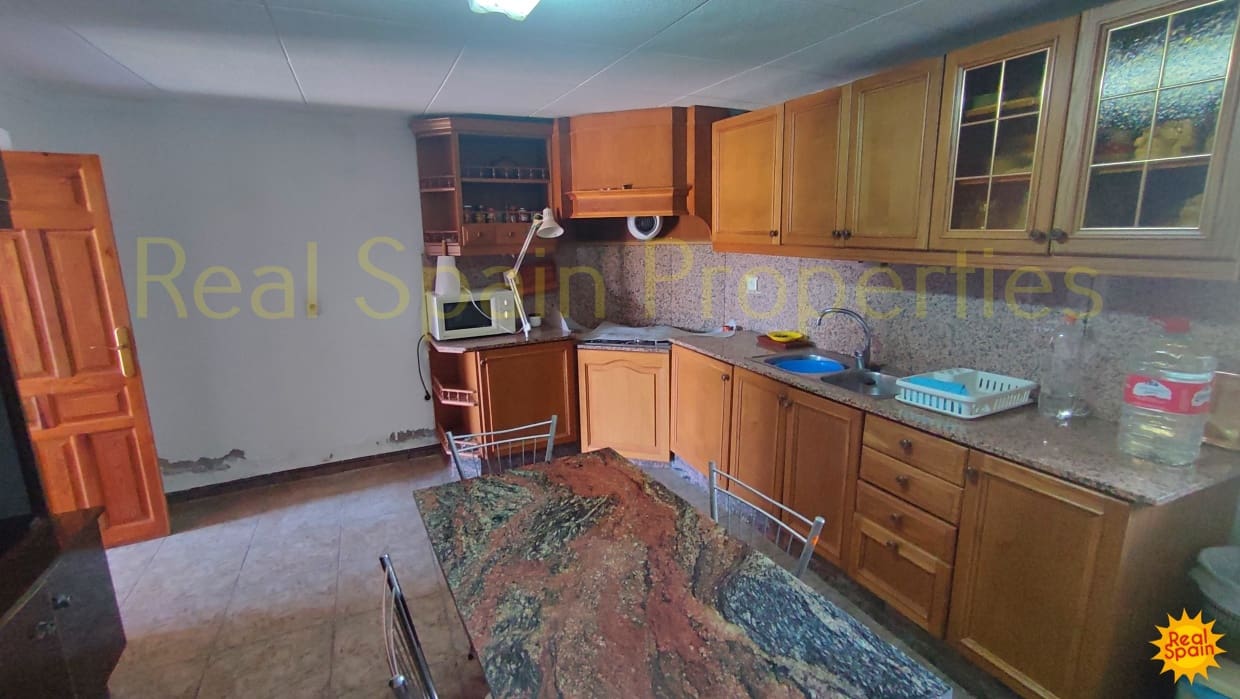 4 bedroom Finca/Country House for sale in Chirivel - € 159,000 (Ref: 8417209)