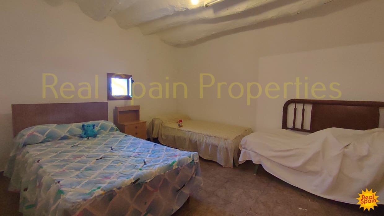 4 bedroom Finca/Country House for sale in Chirivel - € 159,000 (Ref: 8417209)