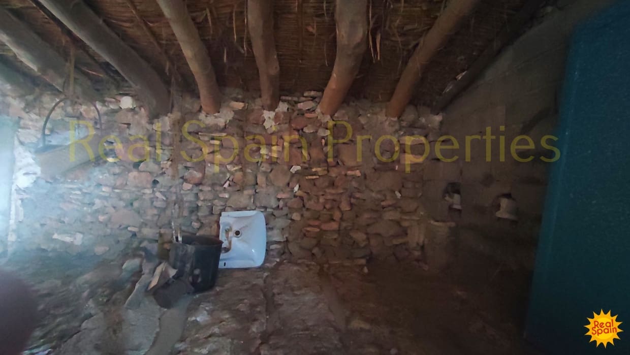 4 bedroom Finca/Country House for sale in Chirivel - € 159,000 (Ref: 8417209)