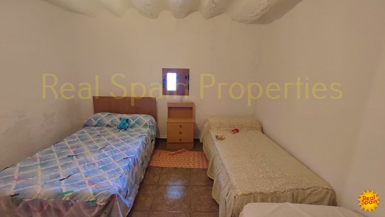 4 bedroom Finca/Country House for sale in Chirivel - € 159,000 (Ref: 8417209)