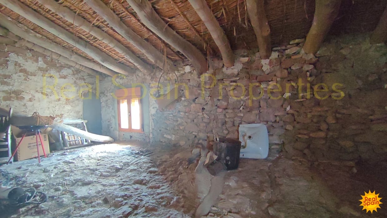 4 bedroom Finca/Country House for sale in Chirivel - € 159,000 (Ref: 8417209)