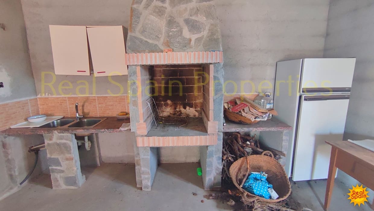 4 bedroom Finca/Country House for sale in Chirivel - € 159,000 (Ref: 8417209)