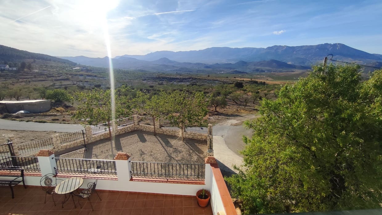 6 soveværelse Finca/Landehus til salg i Velez-Rubio med swimmingpool - € 579.900 (Ref: 8417226)