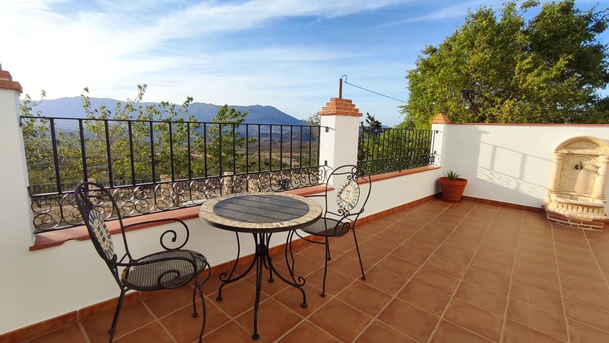 6 soveværelse Finca/Landehus til salg i Velez-Rubio med swimmingpool - € 579.900 (Ref: 8417226)