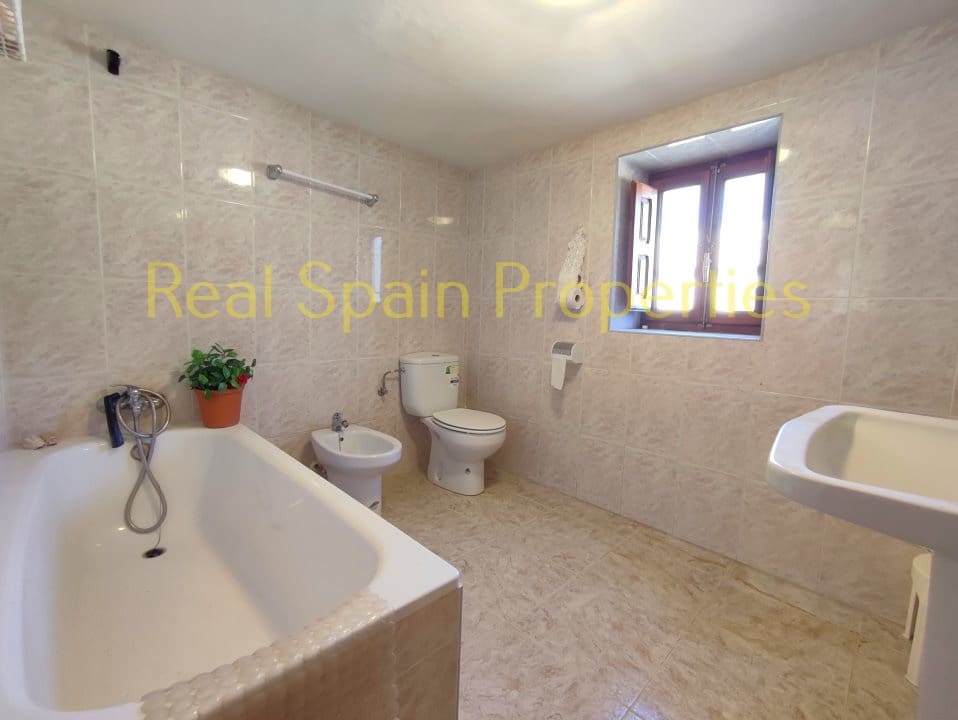 4 soveværelse Byhus til salg i Maria - € 95.000 (Ref: 8417239)