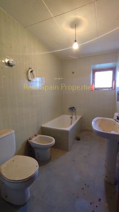 10 soveværelse Byhus til salg i Venta Quemada - € 79.900 (Ref: 8417240)