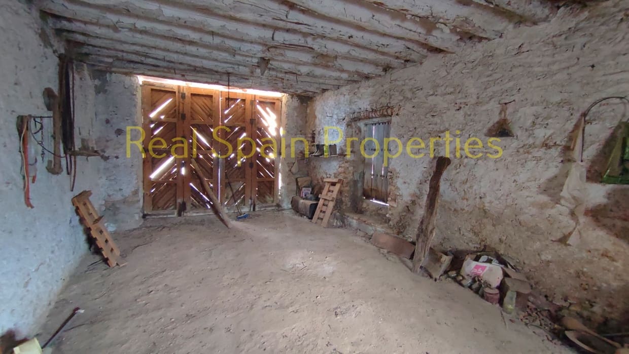 10 soveværelse Byhus til salg i Venta Quemada - € 79.900 (Ref: 8417240)