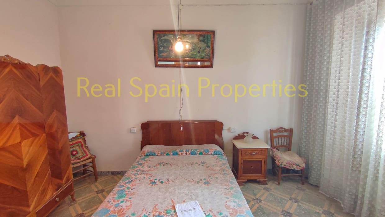 10 soveværelse Byhus til salg i Venta Quemada - € 79.900 (Ref: 8417240)