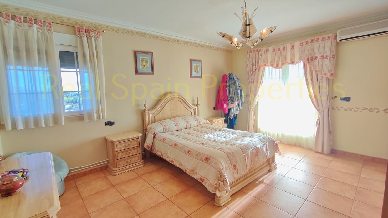 5 sovrum Villa till salu i Velez-Rubio med pool - 315 000 € (Ref: 8417245)