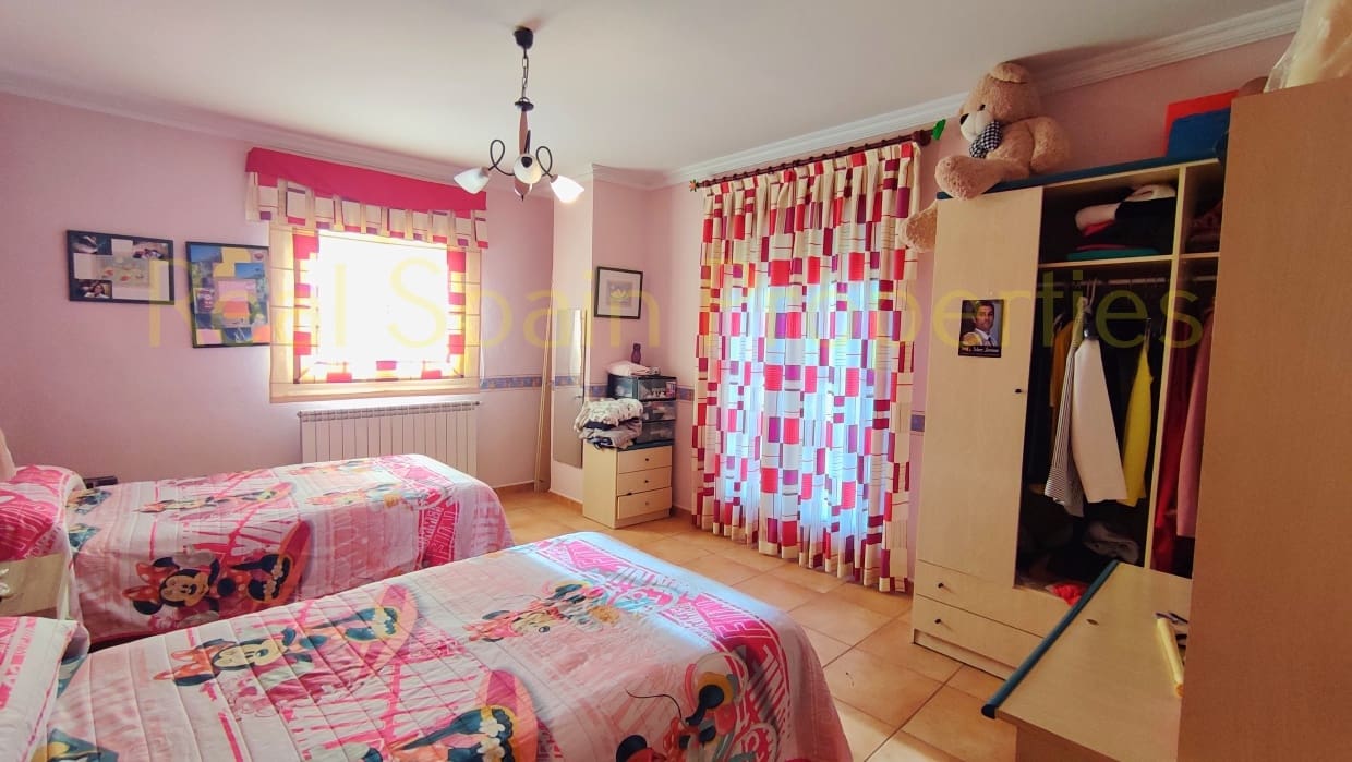 5 sovrum Villa till salu i Velez-Rubio med pool - 315 000 € (Ref: 8417245)