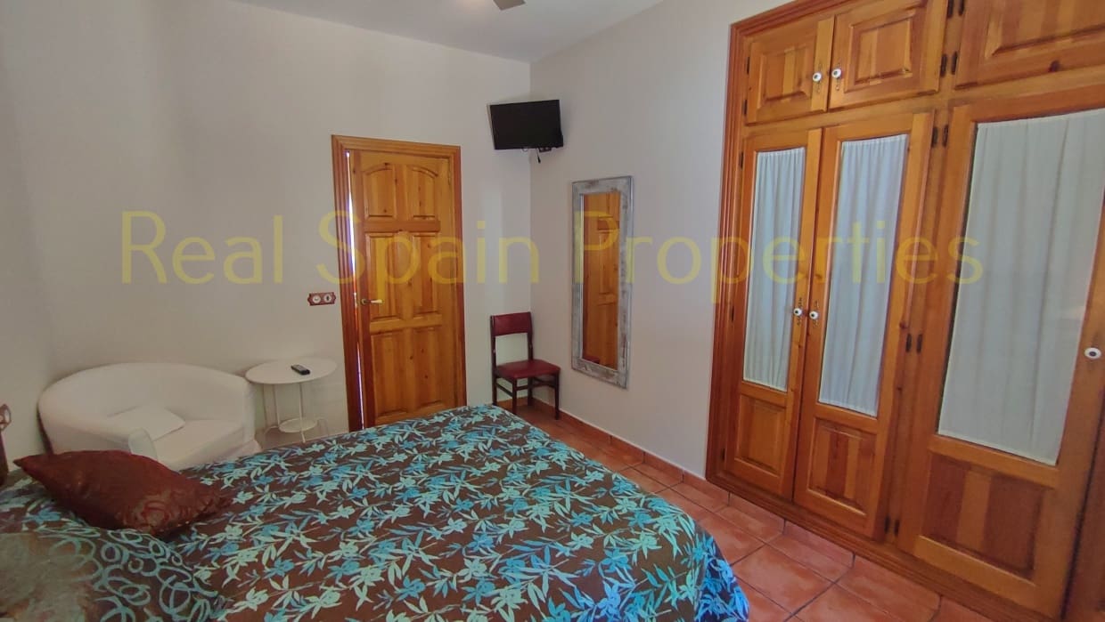 4 soveværelse Finca/Landehus til salg i Velez-Blanco med swimmingpool - € 530.000 (Ref: 8417246)