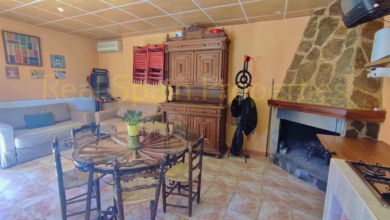 4 soveværelse Finca/Landehus til salg i Velez-Blanco med swimmingpool - € 530.000 (Ref: 8417246)