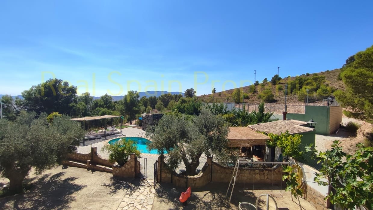 4 soveværelse Finca/Landehus til salg i Velez-Blanco med swimmingpool - € 530.000 (Ref: 8417246)