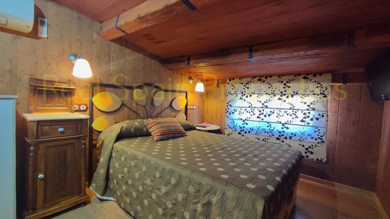 4 soveværelse Finca/Landehus til salg i Velez-Blanco med swimmingpool - € 530.000 (Ref: 8417246)