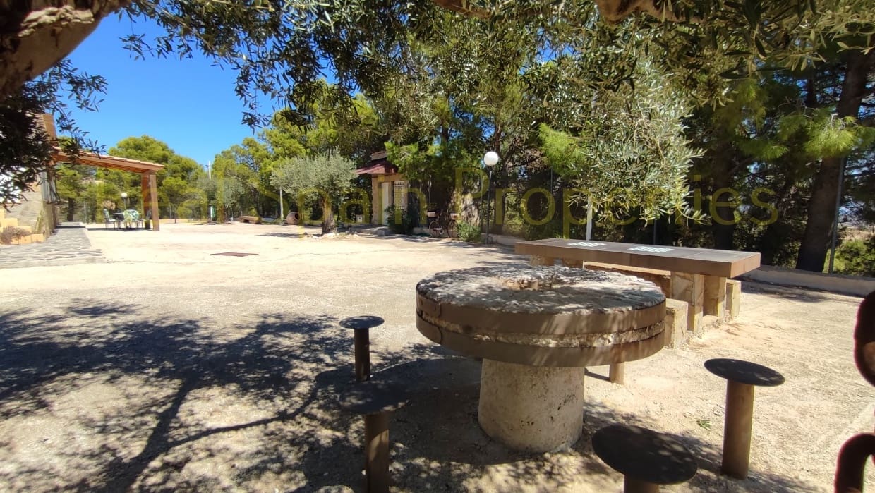 4 soveværelse Finca/Landehus til salg i Velez-Blanco med swimmingpool - € 530.000 (Ref: 8417246)