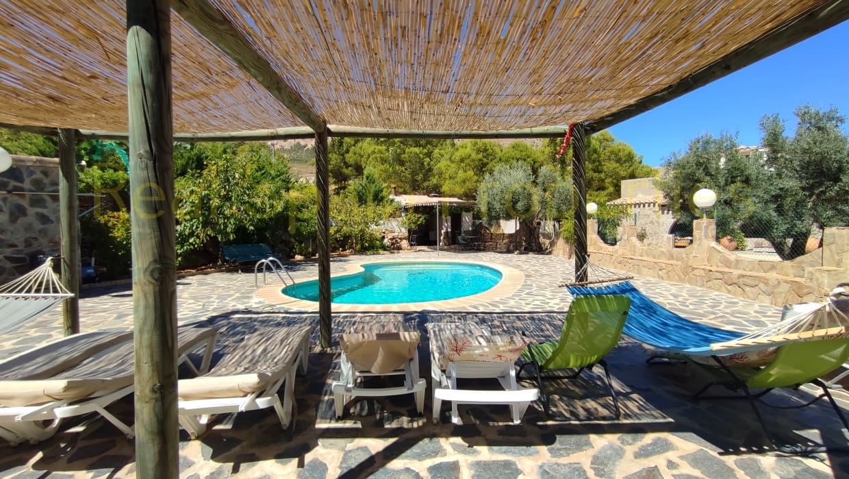 4 soveværelse Finca/Landehus til salg i Velez-Blanco med swimmingpool - € 530.000 (Ref: 8417246)