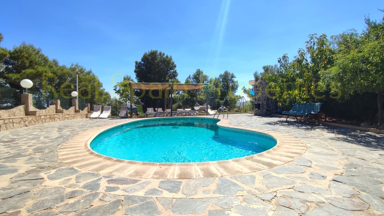 4 soveværelse Finca/Landehus til salg i Velez-Blanco med swimmingpool - € 530.000 (Ref: 8417246)