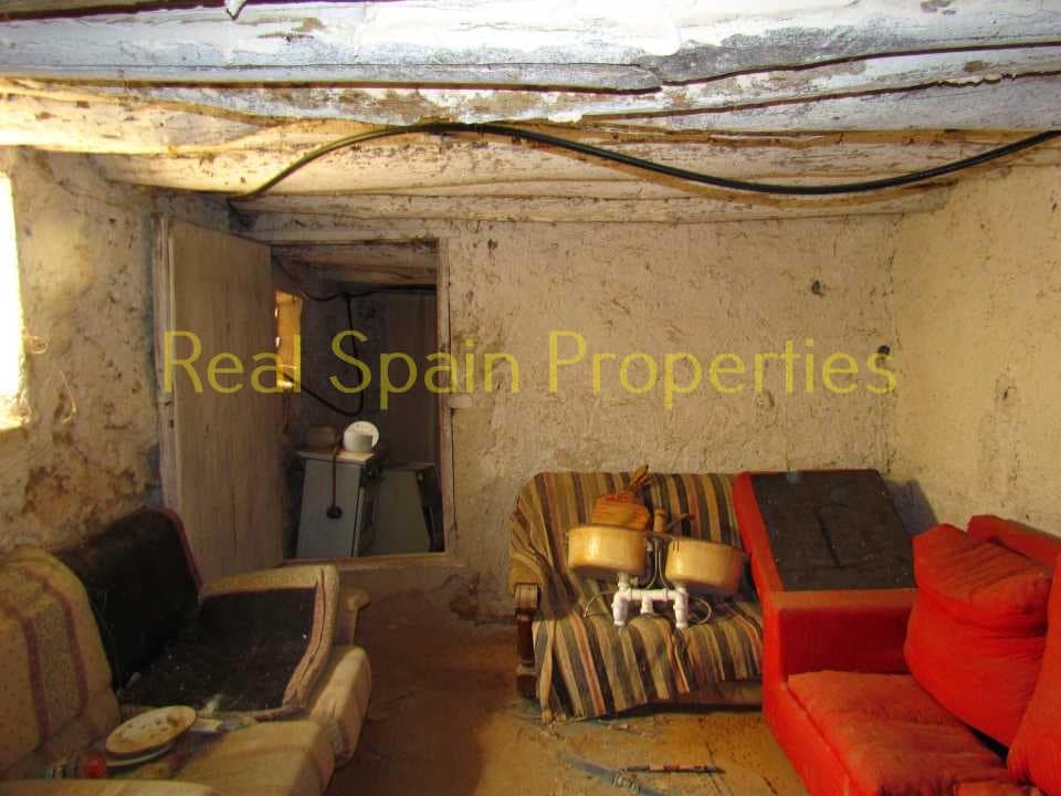 5 slaapkamer Finca/Landhuis te koop in Velez-Blanco - € 39.000 (Ref: 8417248)