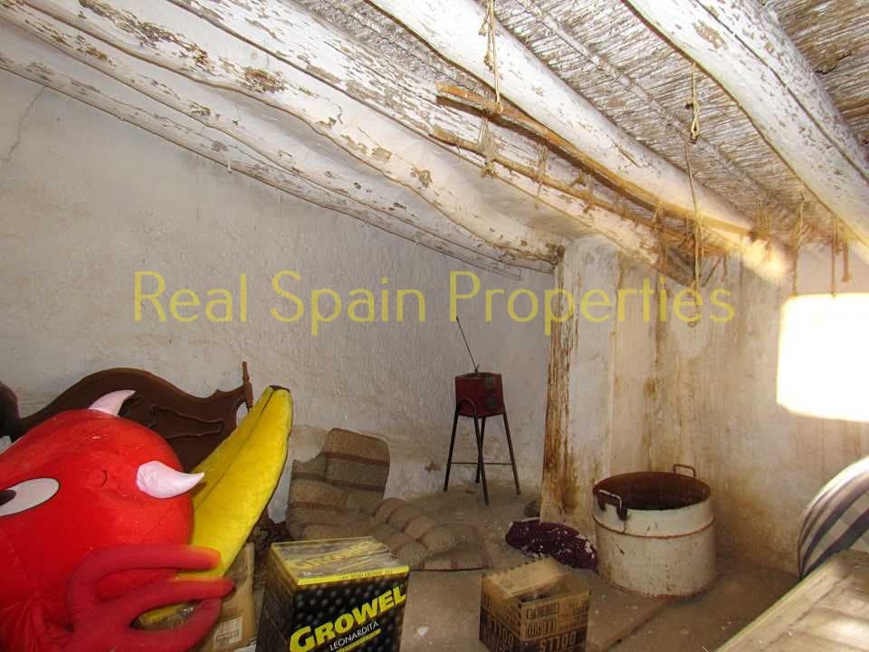 5 slaapkamer Finca/Landhuis te koop in Velez-Blanco - € 39.000 (Ref: 8417248)