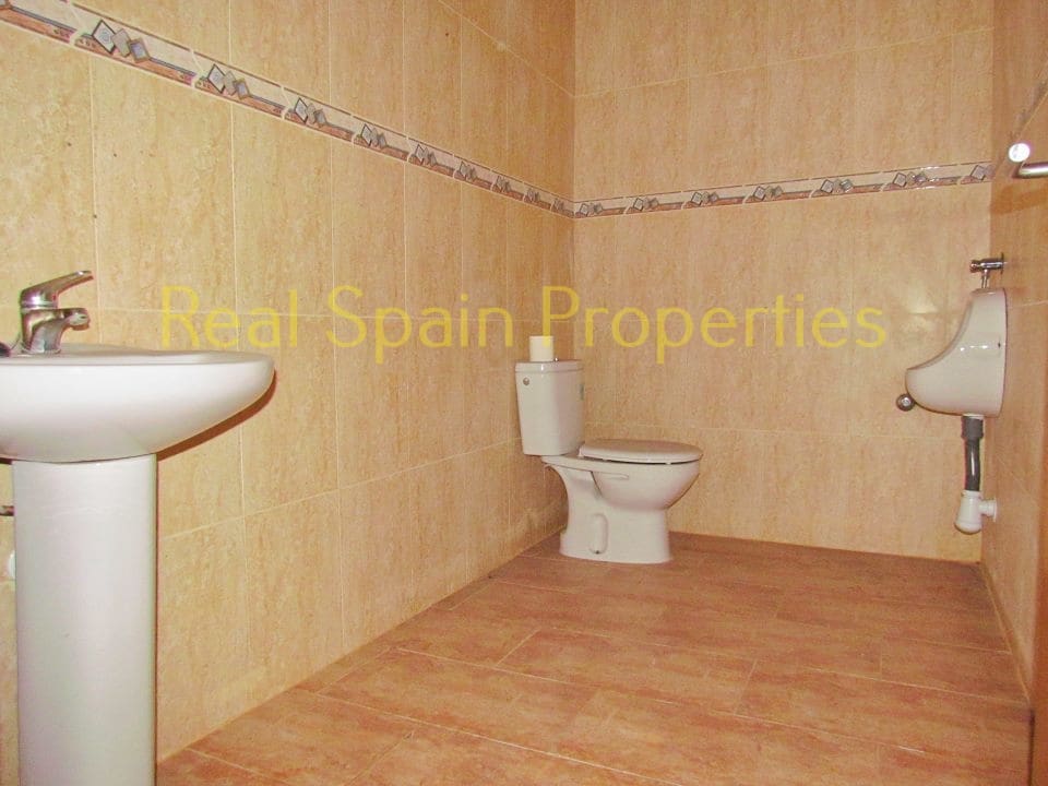 Erhverv til salg i Velez-Rubio - € 200.000 (Ref: 8417254)