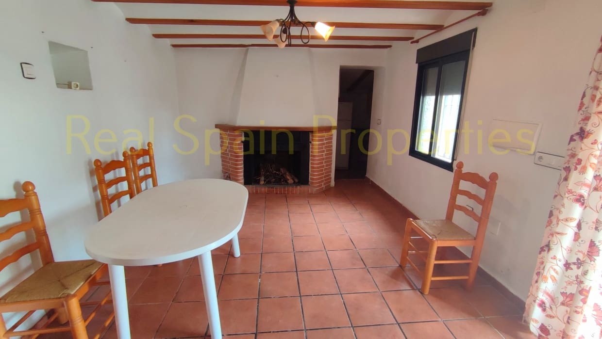 4 soveværelse Finca/Landehus til salg i Velez-Rubio - € 125.000 (Ref: 8417260)