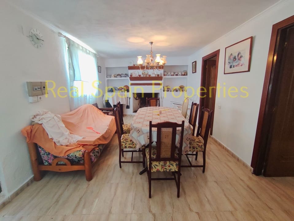 6 soveværelse Finca/Landehus til salg i Velez-Rubio - € 95.000 (Ref: 8417266)