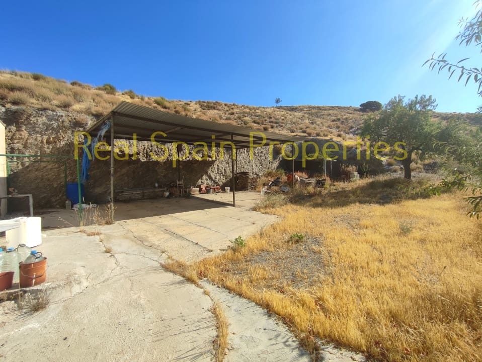 6 soveværelse Finca/Landehus til salg i Velez-Rubio - € 95.000 (Ref: 8417266)