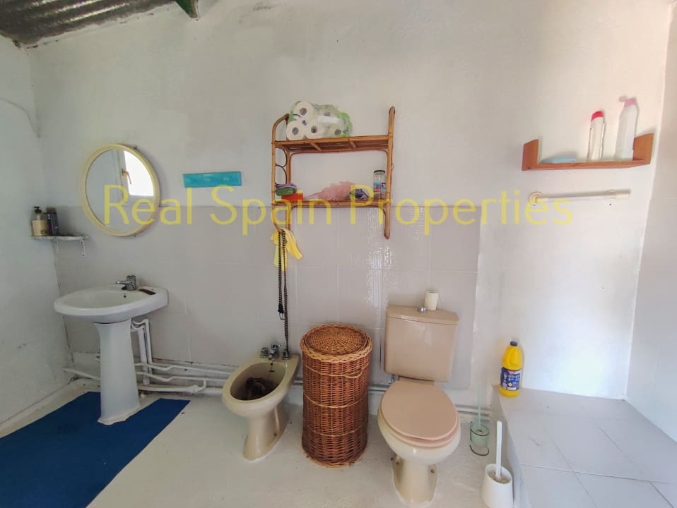 6 soveværelse Finca/Landehus til salg i Velez-Rubio - € 95.000 (Ref: 8417266)