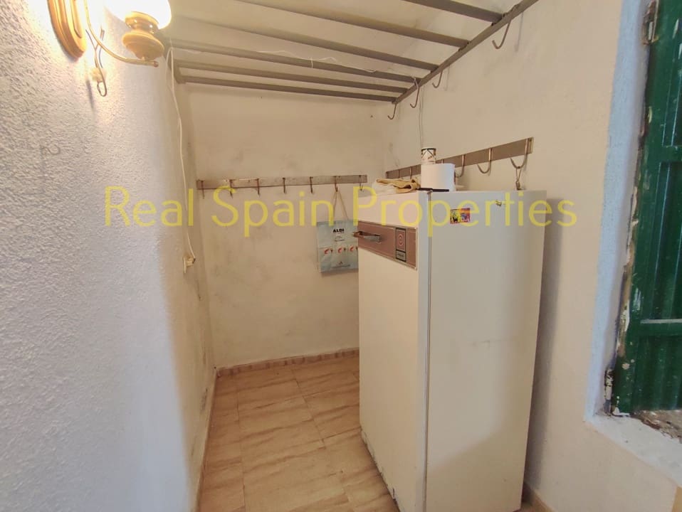 6 soveværelse Finca/Landehus til salg i Velez-Rubio - € 95.000 (Ref: 8417266)