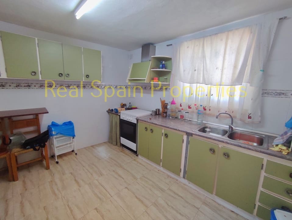 6 soveværelse Finca/Landehus til salg i Velez-Rubio - € 95.000 (Ref: 8417266)