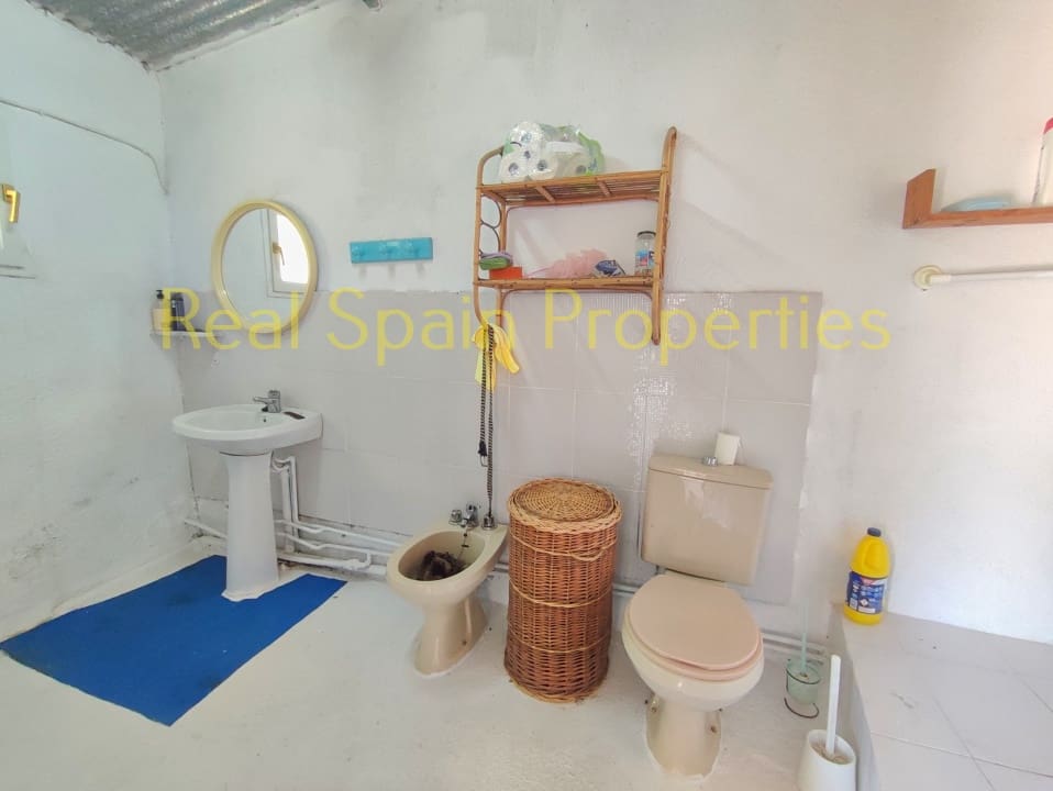 6 soveværelse Finca/Landehus til salg i Velez-Rubio - € 95.000 (Ref: 8417266)