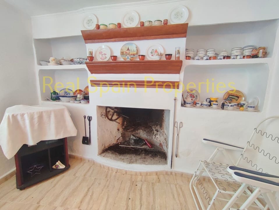 6 soveværelse Finca/Landehus til salg i Velez-Rubio - € 95.000 (Ref: 8417266)