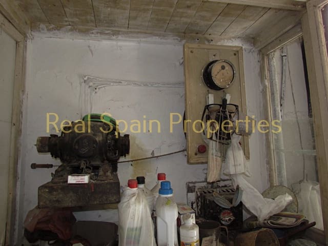 3 bedroom Finca/Country House for sale in Vélez-Rubio - € 60,000 (Ref: 8417270)