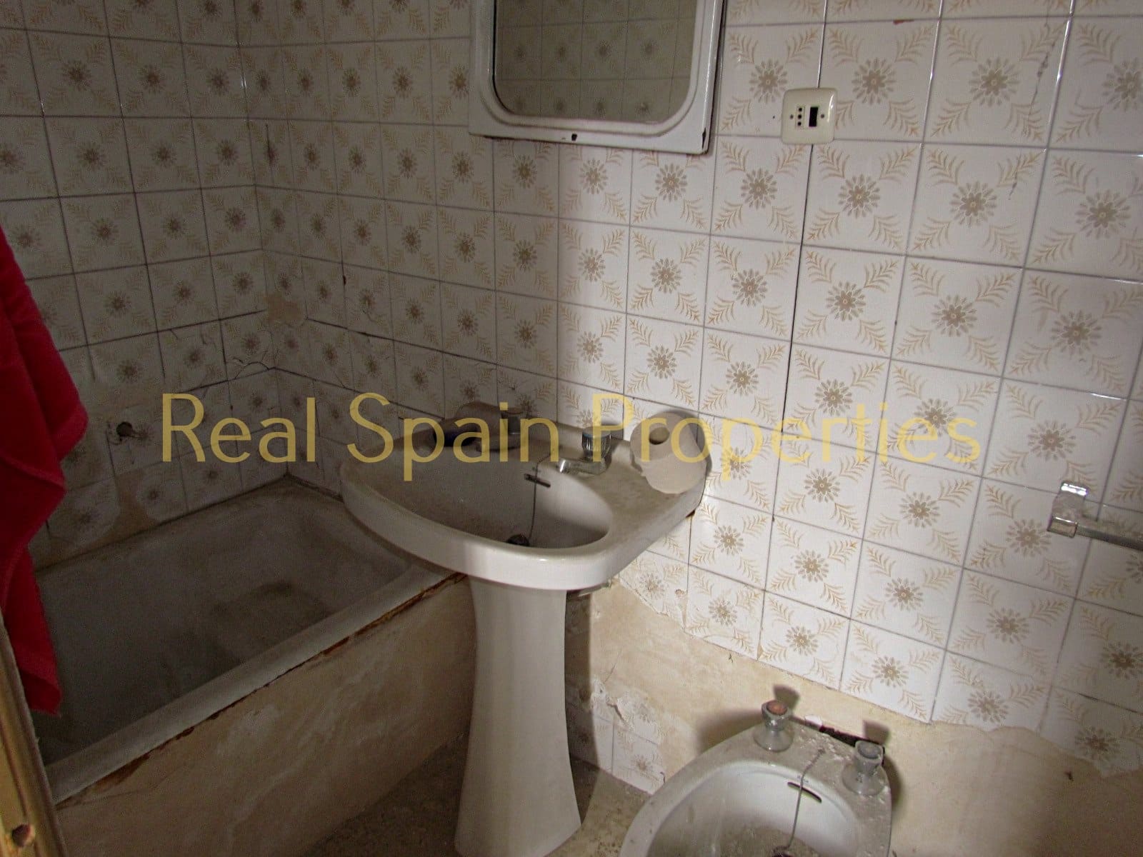 3 bedroom Finca/Country House for sale in Velez-Rubio - € 60,000 (Ref: 8417270)