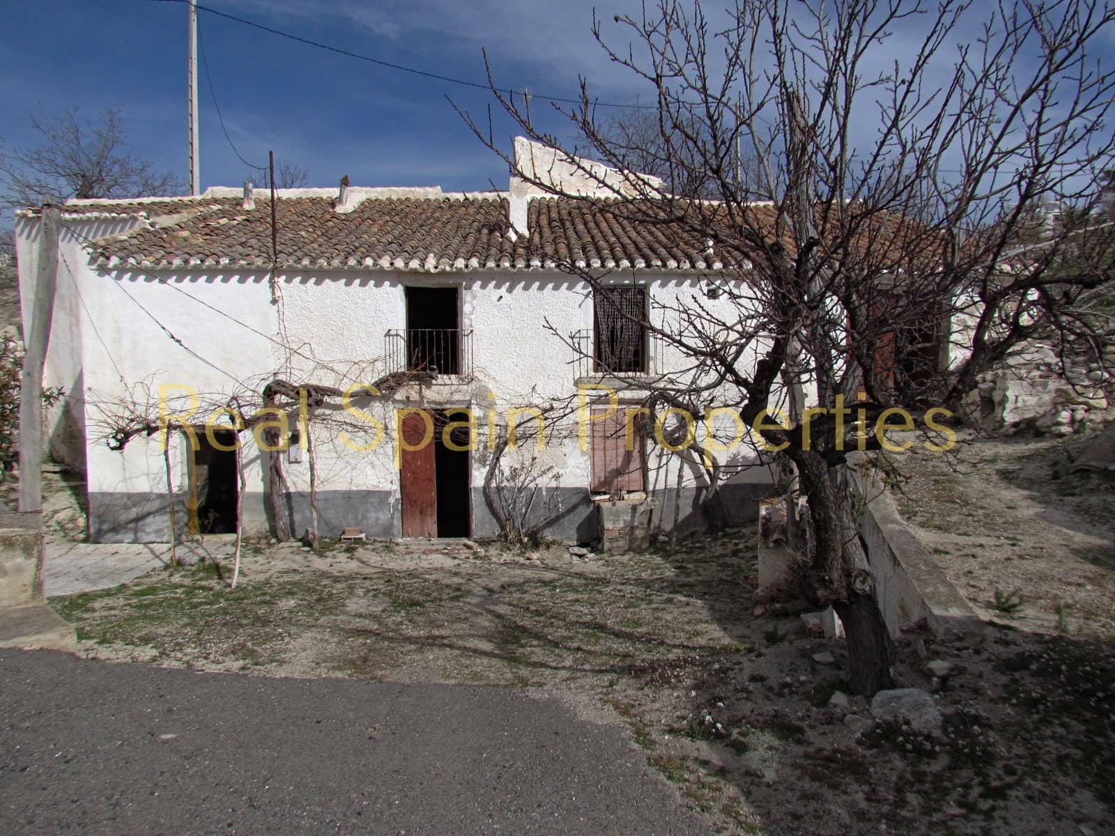3 bedroom Finca/Country House for sale in Velez-Rubio - € 60,000 (Ref: 8417270)
