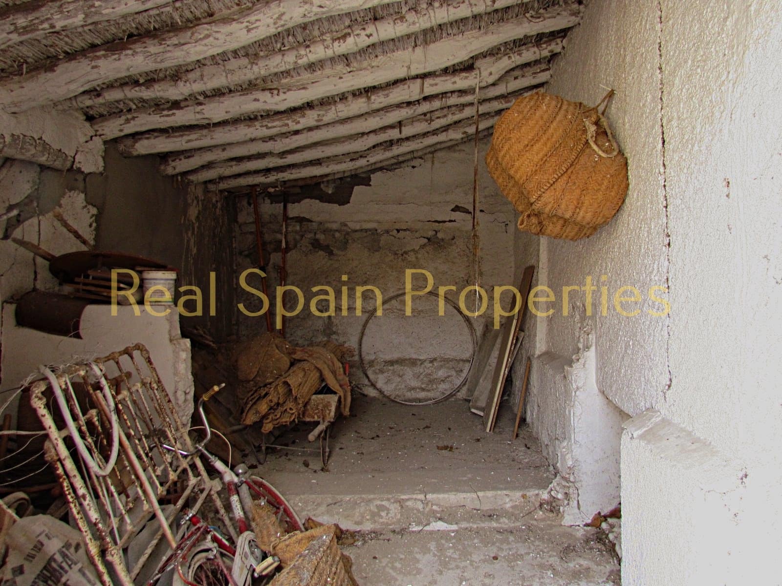 3 bedroom Finca/Country House for sale in Velez-Rubio - € 60,000 (Ref: 8417270)