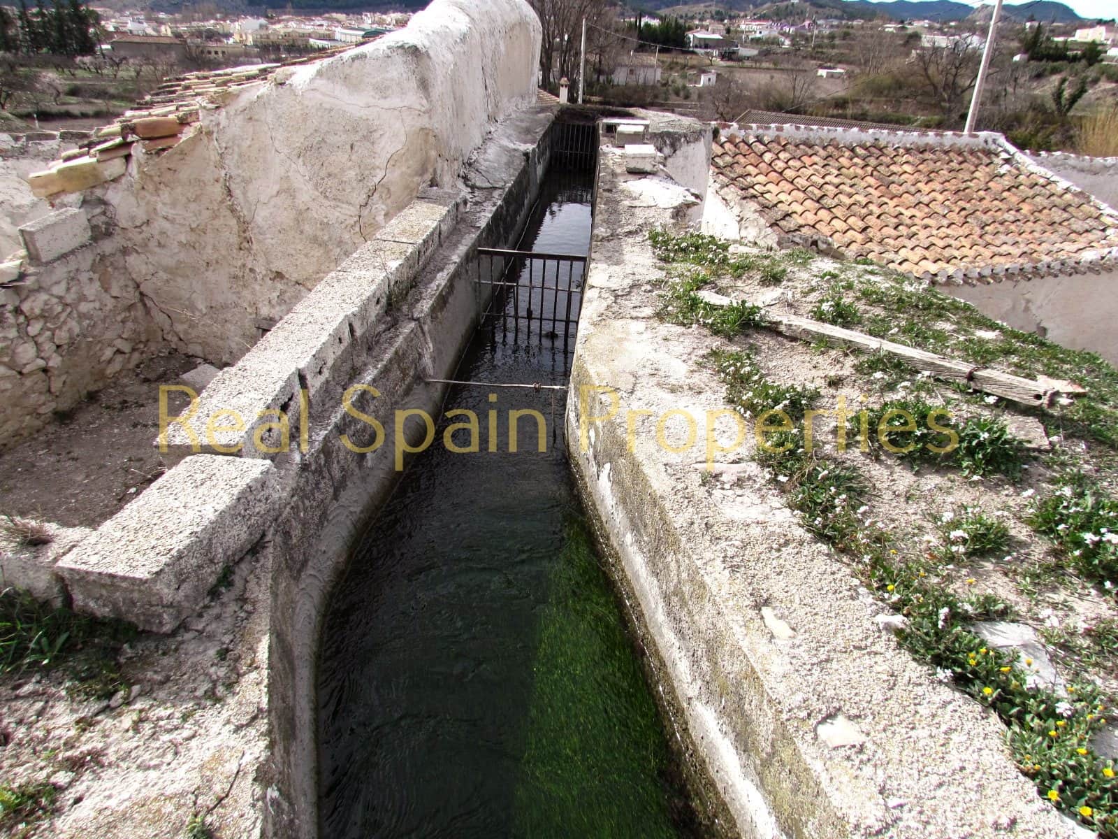 3 bedroom Finca/Country House for sale in Velez-Rubio - € 60,000 (Ref: 8417270)