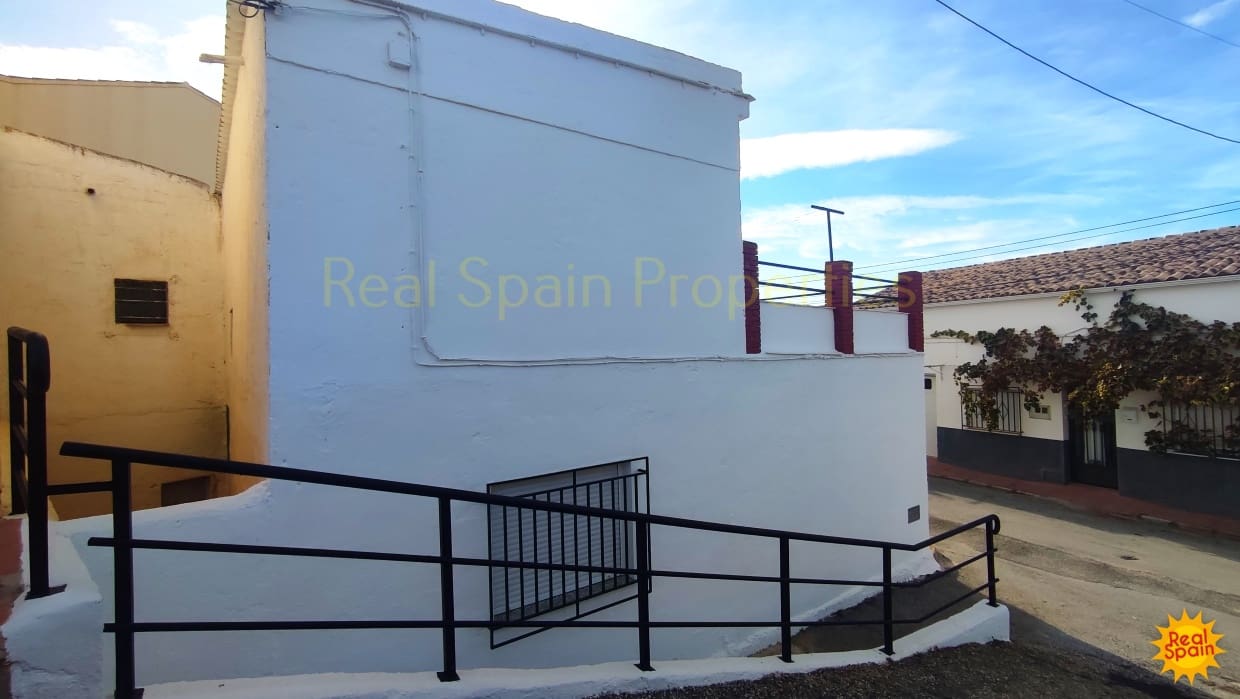 4 soveværelse Byhus til salg i Velez-Rubio - € 63.000 (Ref: 8417272)