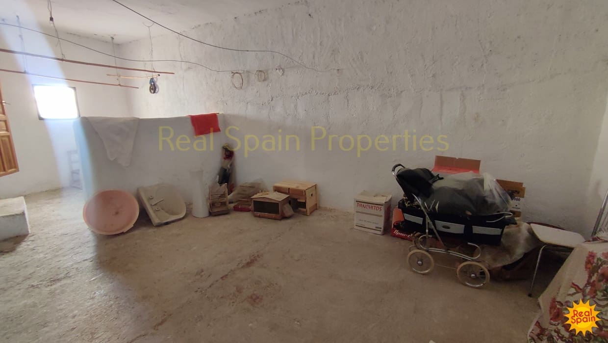 4 soveværelse Byhus til salg i Velez-Rubio - € 63.000 (Ref: 8417272)