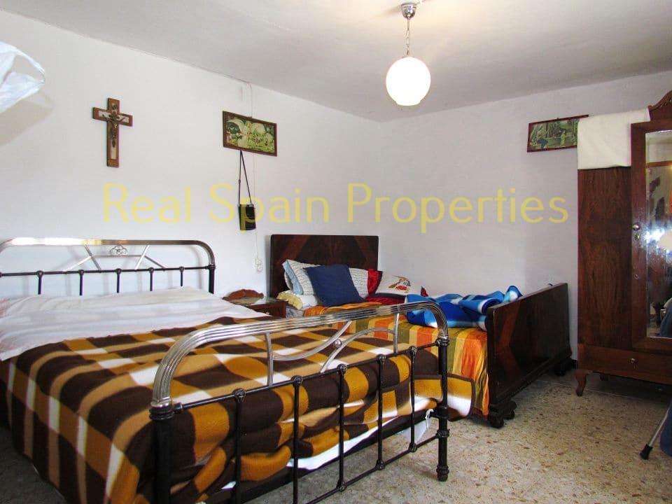 4 soveværelse Finca/Landehus til salg i Velez-Blanco - € 75.000 (Ref: 8417288)