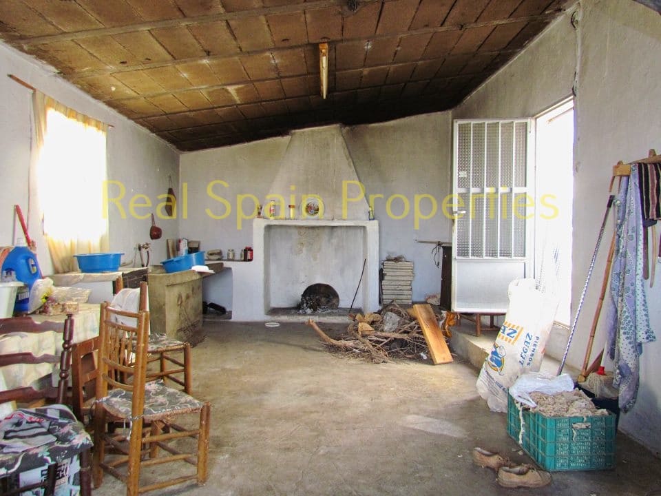 4 soveværelse Finca/Landehus til salg i Velez-Blanco - € 75.000 (Ref: 8417288)