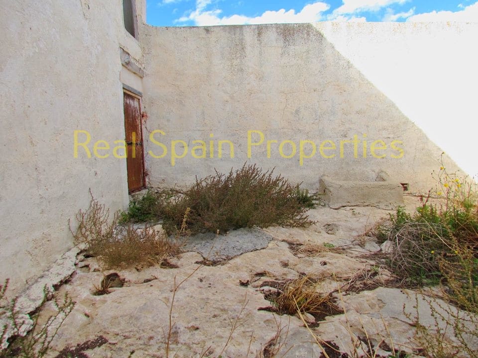 4 soveværelse Finca/Landehus til salg i Velez-Blanco - € 75.000 (Ref: 8417288)