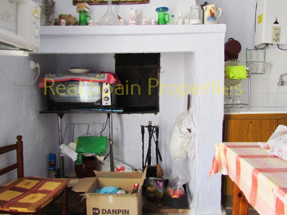 4 soveværelse Finca/Landehus til salg i Velez-Blanco - € 75.000 (Ref: 8417288)