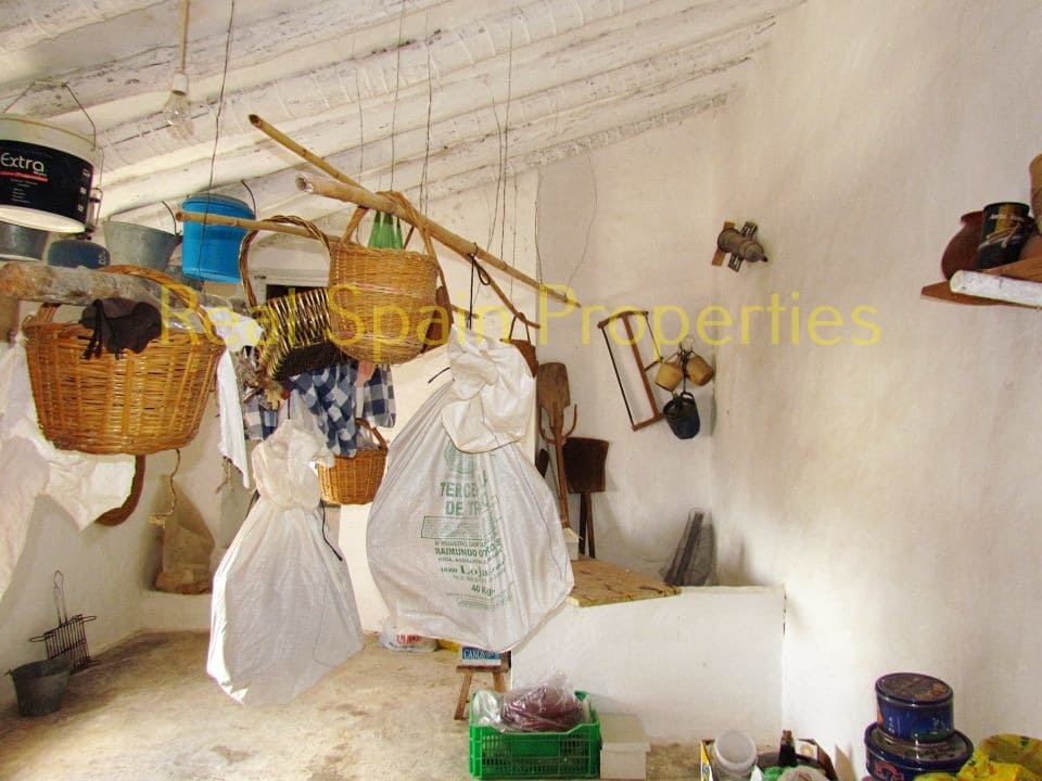 4 soveværelse Finca/Landehus til salg i Velez-Blanco - € 75.000 (Ref: 8417288)