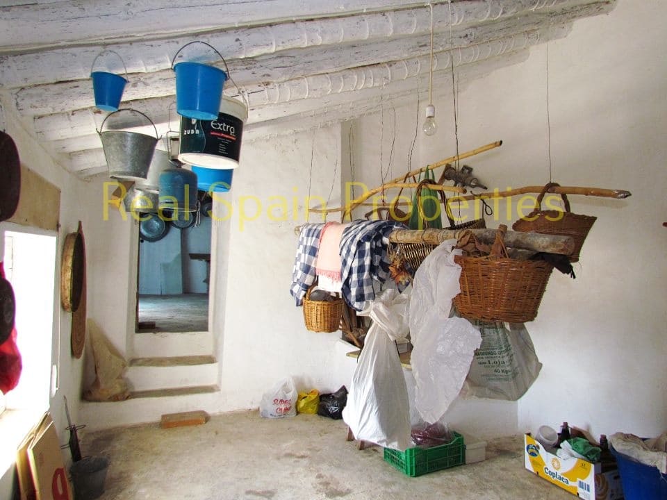 4 soveværelse Finca/Landehus til salg i Velez-Blanco - € 75.000 (Ref: 8417288)